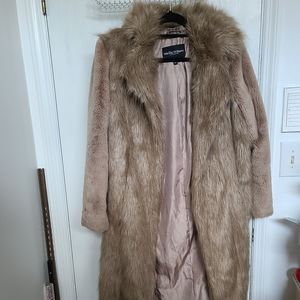 Wendy Williams Full Length Beige Coat Medium